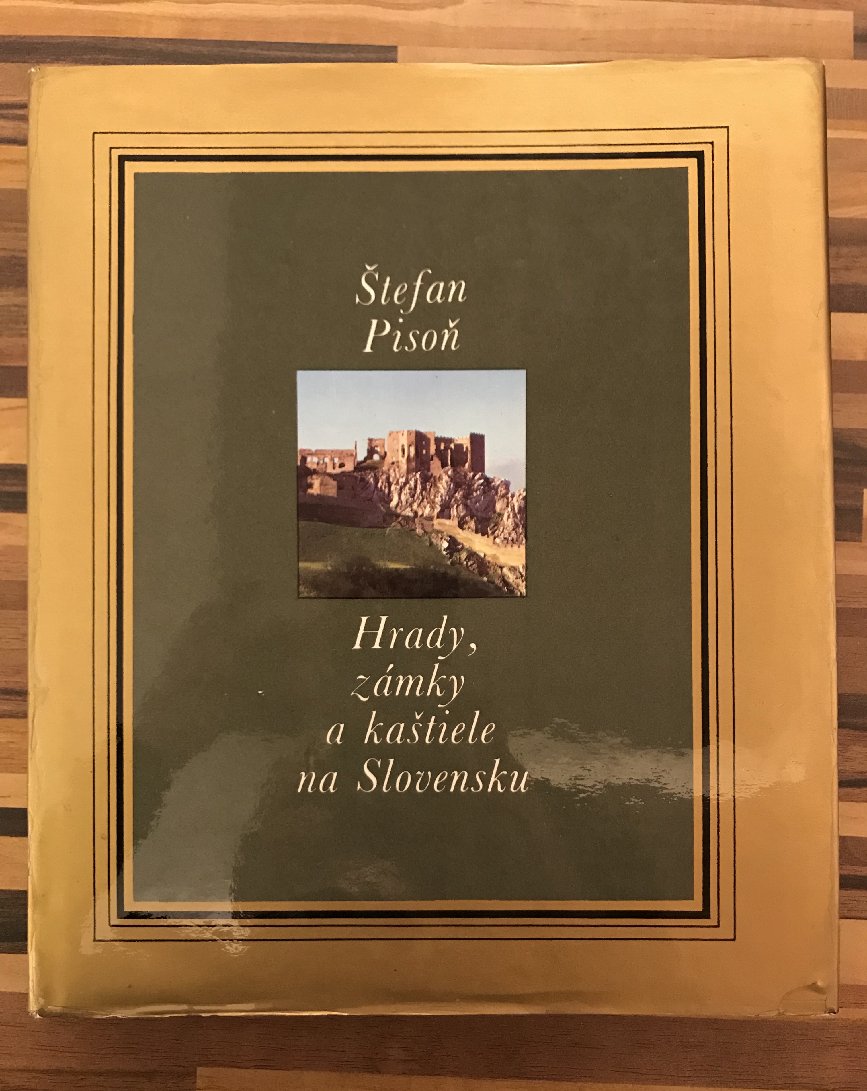 Hrady, zámky a kaštiele na Slovensku