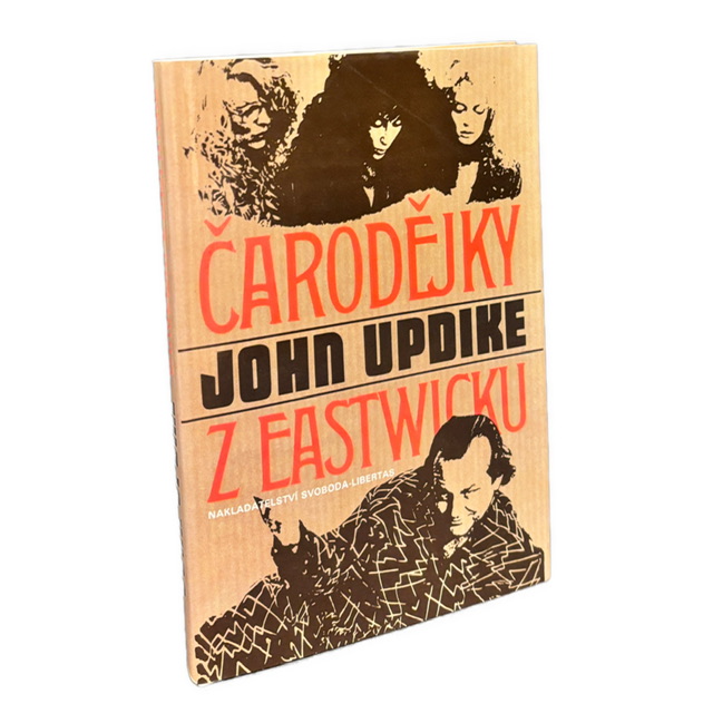 MAGICKÝ REALIZMUS / FILMOVÁ PREDLOHA - Čarodejky z Eastwicku IMG 3007