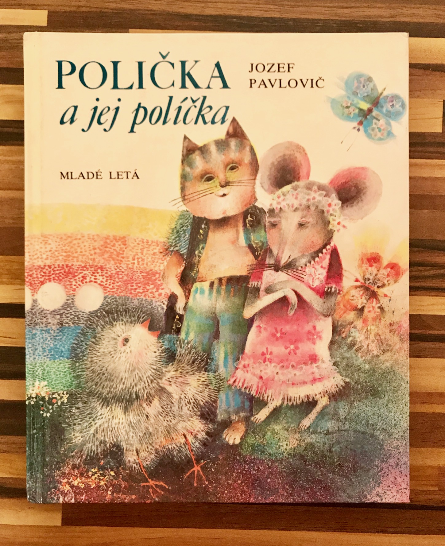 Polička a jej políčka