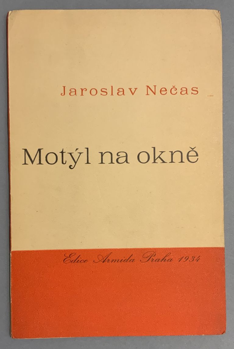 Motýl na okně 882081BF B4AA 4C07 8B3C E901ABAE8EFA2