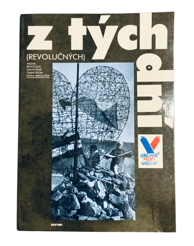Z tých (revolučných) dní FA650B01 F2A2 44BA 803D 6E374EFF61FD