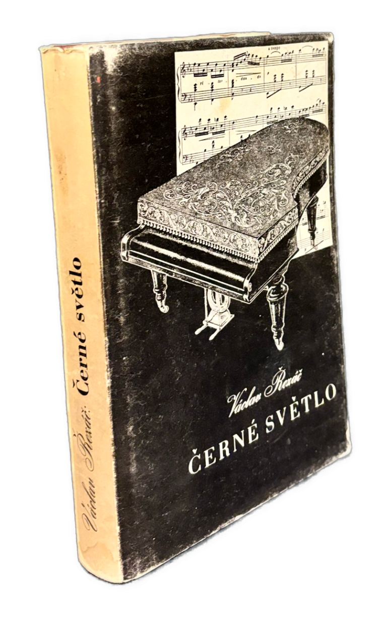 Černé světlo. Román  - ILU Kamil Lhoták  IMG 0353