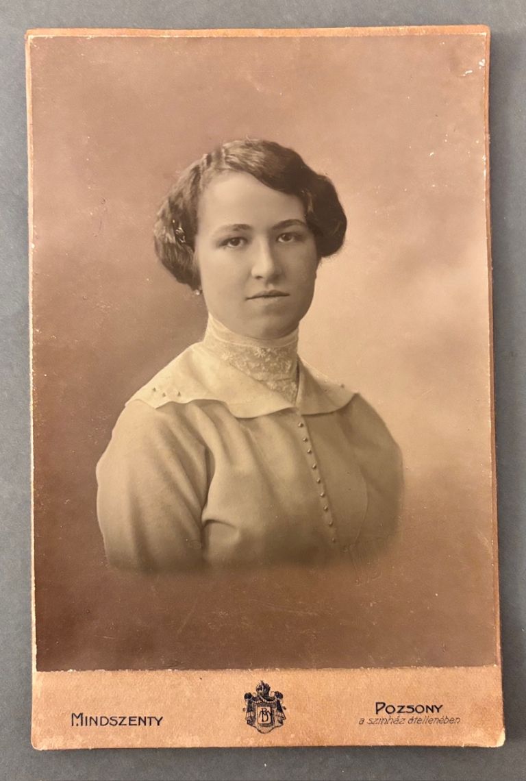 Portrétna fotografia ženy - B. MINDSZENTY IMG 4213